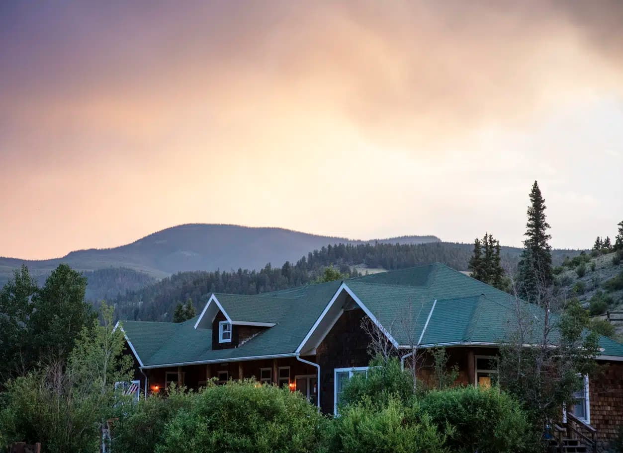 4UR Ranch lodge photo