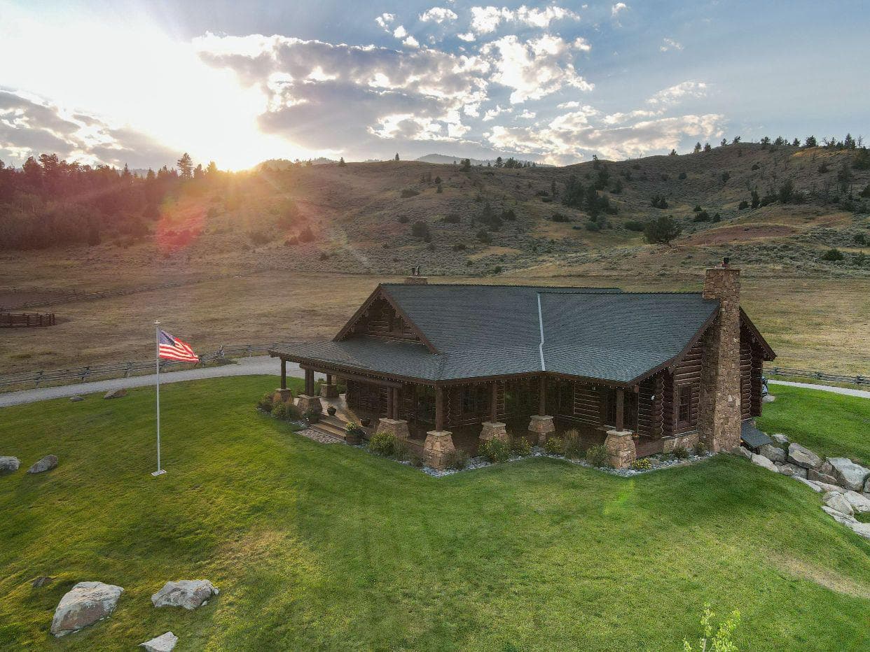 Wood River Ranch lodge photo